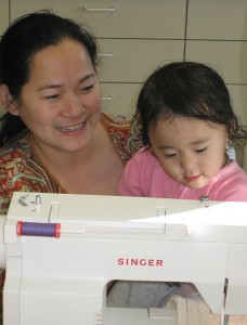 mom-girl_sm